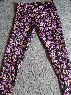 ✅$10 Add OnPro Player Black Leggings with Floral Print Sz SM